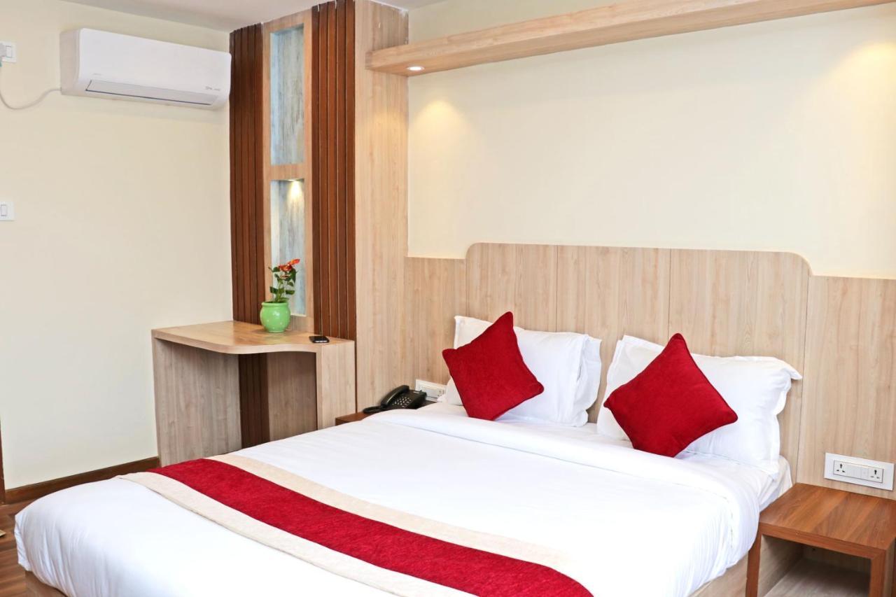 Hotel Nilakantha Pvt. Ltd Katmandu Dış mekan fotoğraf