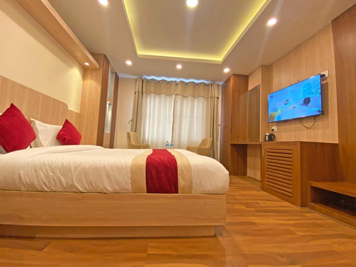 Hotel Nilakantha Pvt. Ltd Katmandu Dış mekan fotoğraf