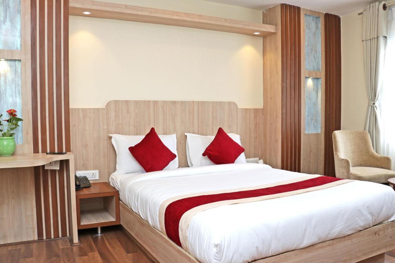 Hotel Nilakantha Pvt. Ltd Katmandu Dış mekan fotoğraf