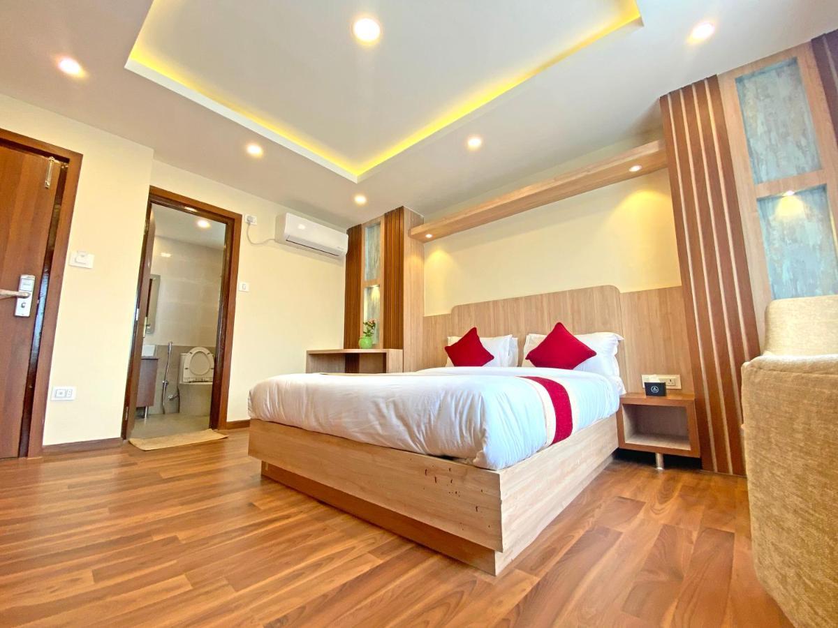 Hotel Nilakantha Pvt. Ltd Katmandu Dış mekan fotoğraf