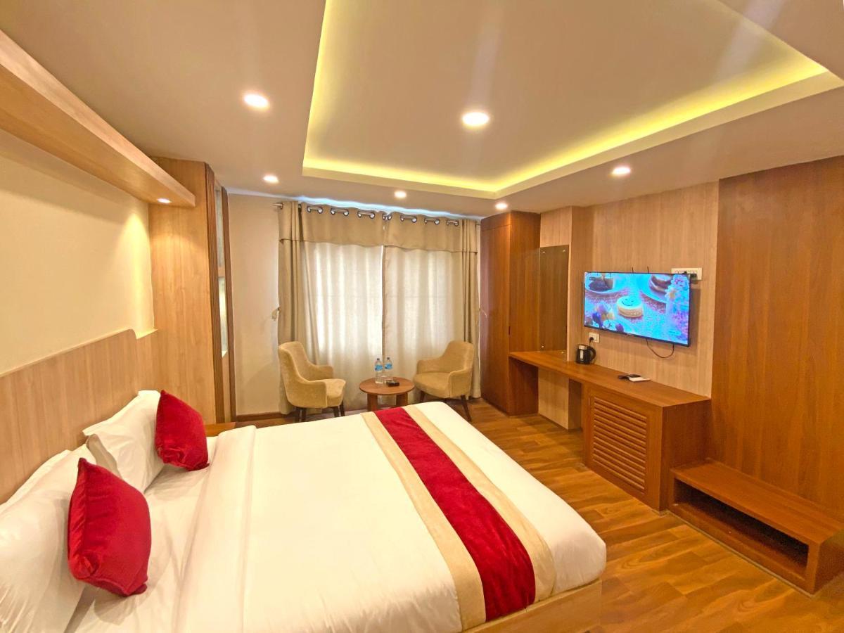 Hotel Nilakantha Pvt. Ltd Katmandu Dış mekan fotoğraf