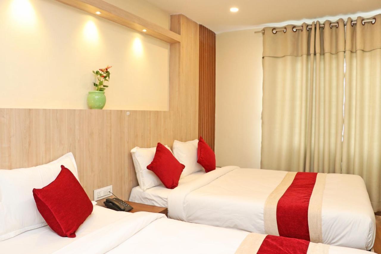 Hotel Nilakantha Pvt. Ltd Katmandu Dış mekan fotoğraf