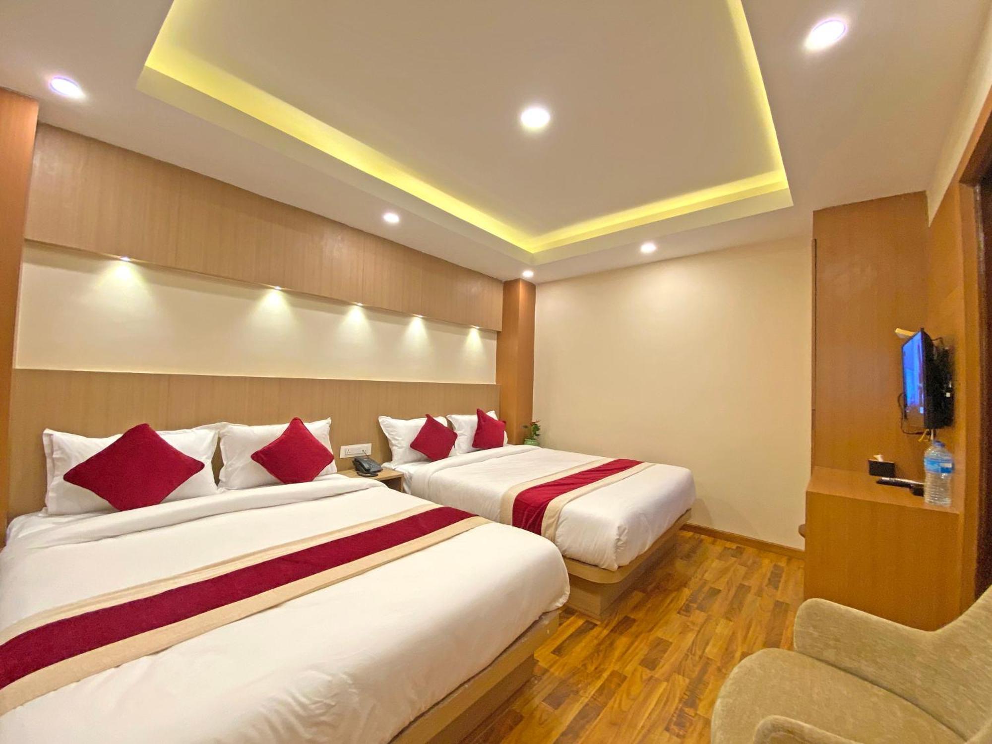 Hotel Nilakantha Pvt. Ltd Katmandu Dış mekan fotoğraf