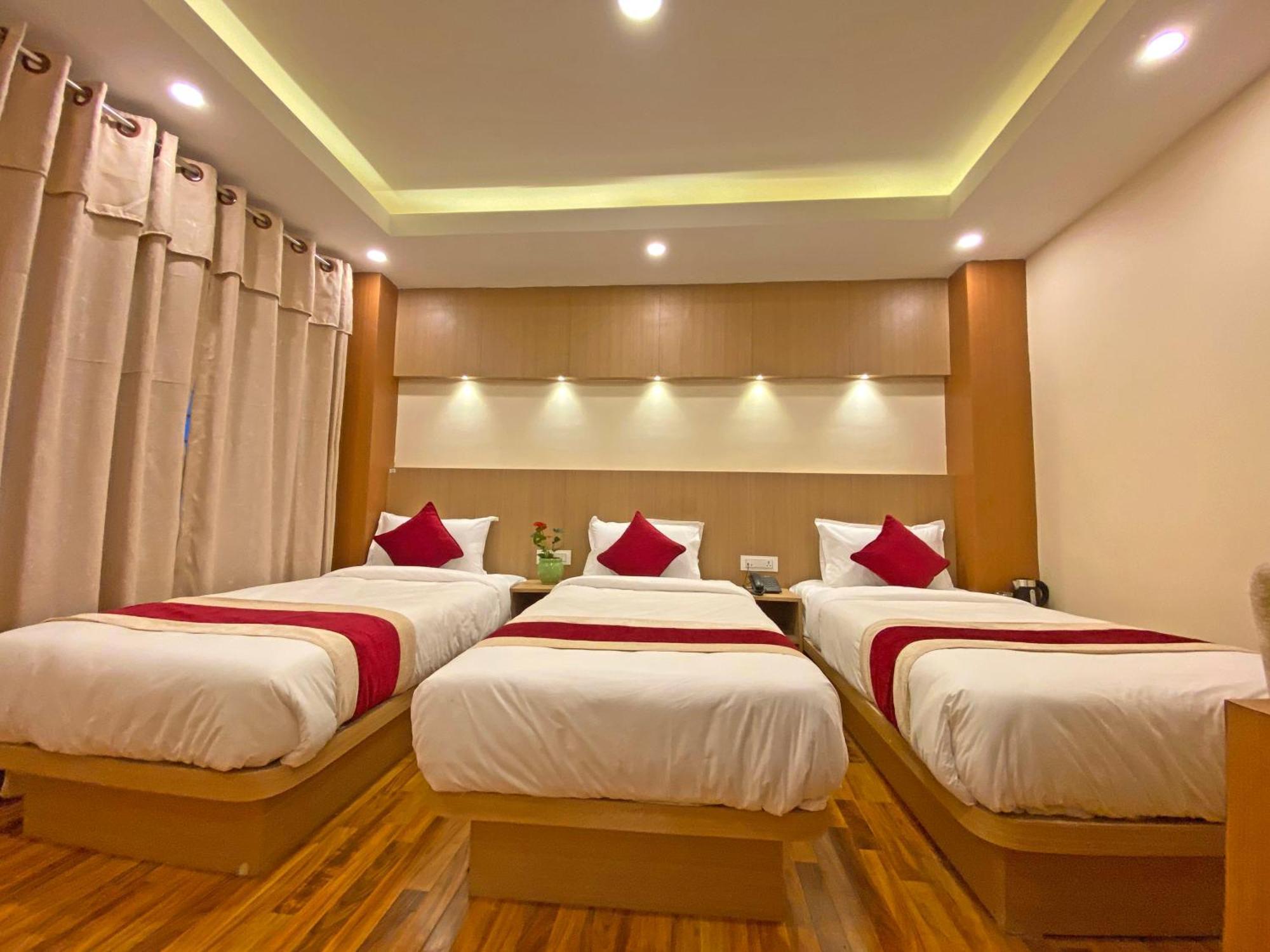 Hotel Nilakantha Pvt. Ltd Katmandu Dış mekan fotoğraf