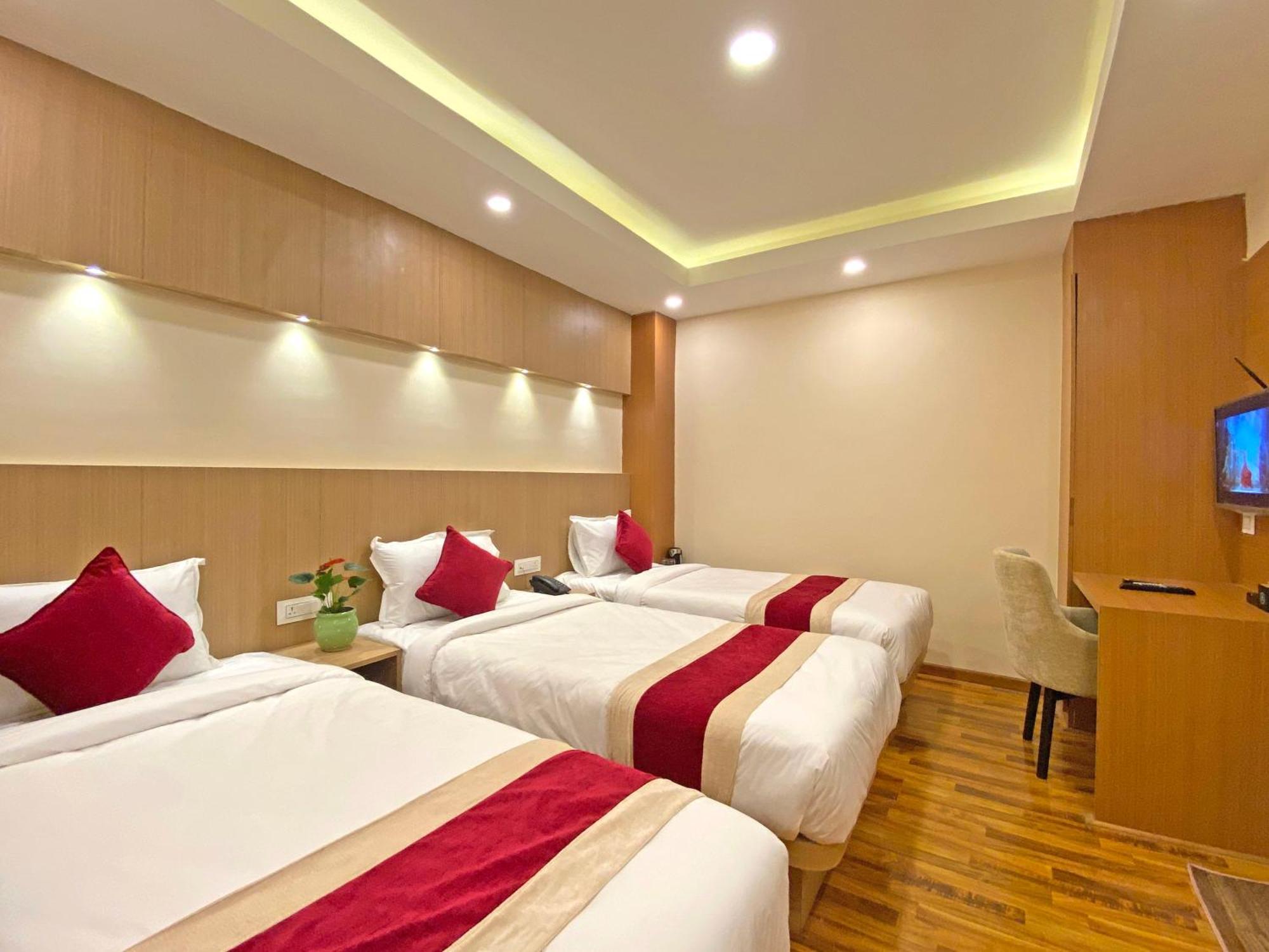 Hotel Nilakantha Pvt. Ltd Katmandu Dış mekan fotoğraf