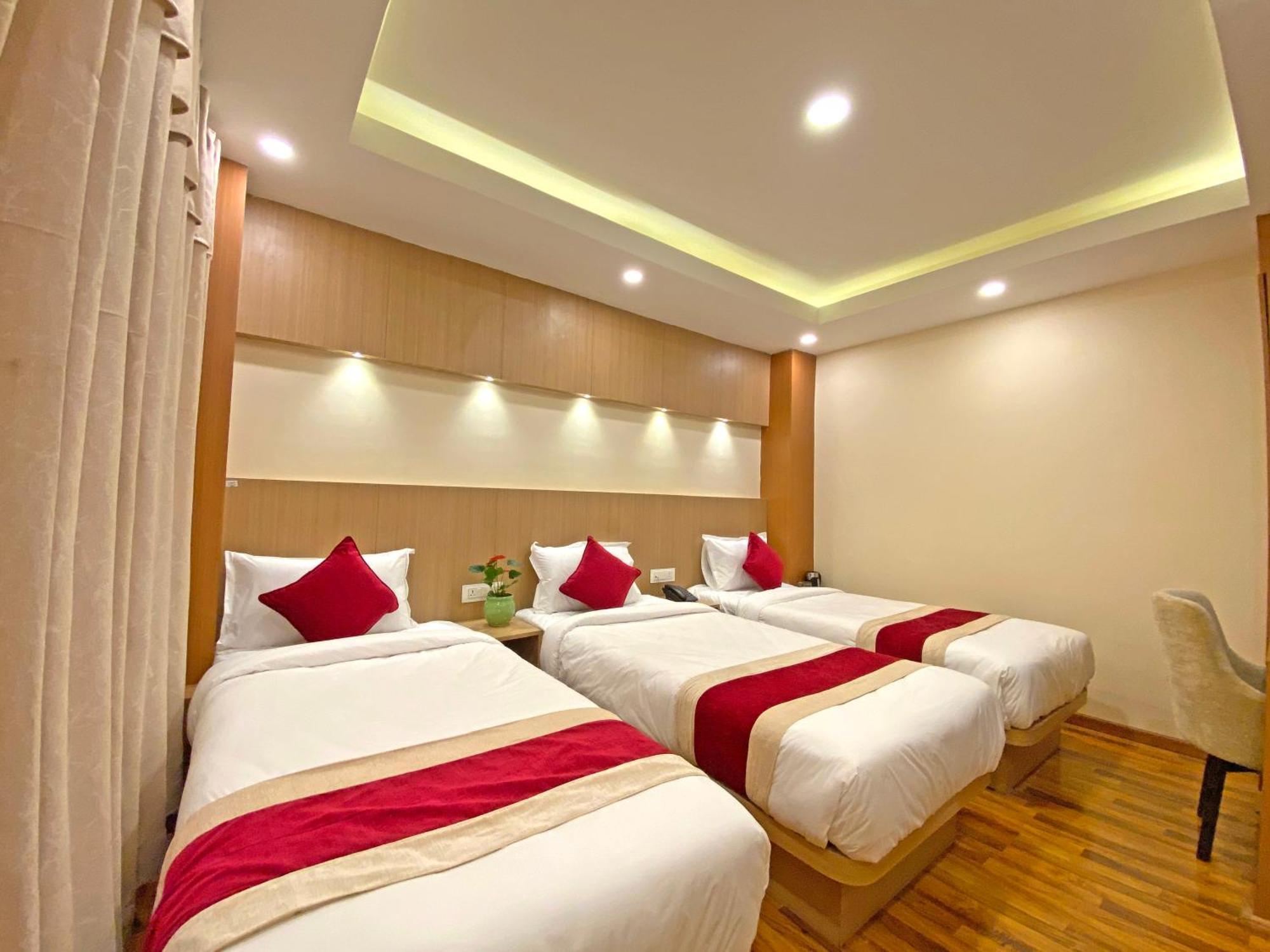 Hotel Nilakantha Pvt. Ltd Katmandu Dış mekan fotoğraf